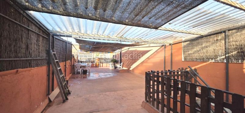 Foto 192e7db2-1fba-480a-a4b9-15a2ceeb7513. Casa adossada amb xemeneia calefacció aparcament a Terrassa