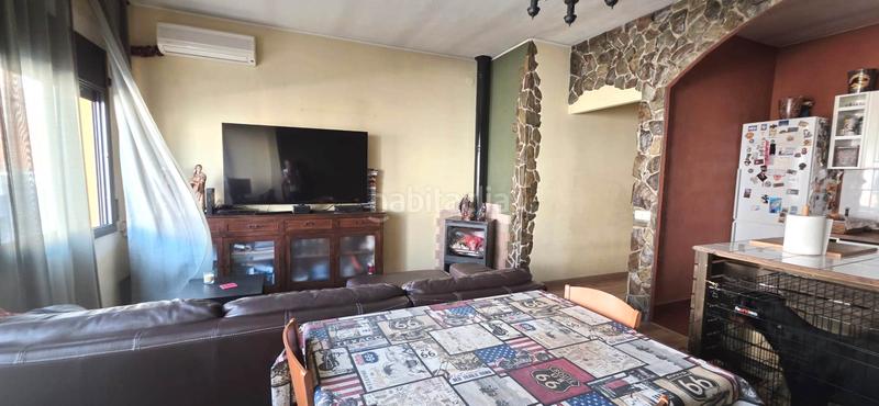 Foto 62d95535-4254-400e-a43b-91a6bd161280. Casa adossada amb xemeneia calefacció aparcament a Terrassa