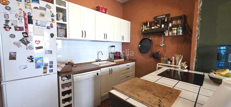 Foto 7c878a56-bfe3-4e66-b135-64b4b795cef4. Casa adossada amb xemeneia calefacció aparcament a Terrassa