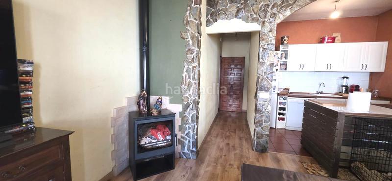 Foto 80d88e47-dbb5-495e-bb40-9c54303a7216. Casa adossada amb xemeneia calefacció aparcament a Terrassa