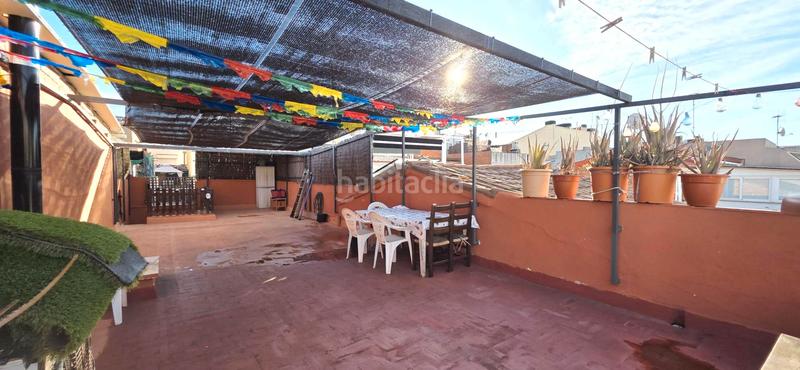 Foto 845bf1de-aac2-4cc3-ad9c-4b96e791653b. Casa adossada amb xemeneia calefacció aparcament a Terrassa