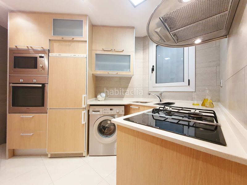 Foto e4c936be-f069-4641-bb0b-f7f3ecee3c1f. Pis a Sagrada Família Barcelona