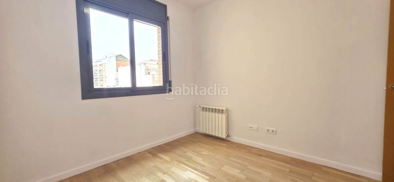 Foto 39cc89d6-969e-4518-a16d-0a0f550e208a. Àtic amb calefacció aparcament a El Clot Barcelona