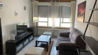 Location Appartement à Castellanos de Moriscos. Vivienda en urbanización con piscina