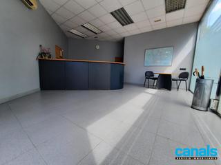 Lloguer Local Comercial a Centre-Cordelles. Local comercial