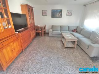 Pis a Centre-Cordelles. Piso muy luminoso con balcón en zona cordelles