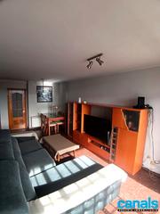 Pis  Plaça del castanyer 1. Piso en serraparera esquinero