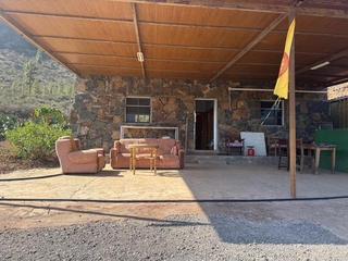 Masia a San Bartolomé Interior. Vida autosuficiente en una gran finca con casa en el valle de lo