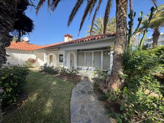 Casa en Plaza de gran canaria. Bungalow en un jardin tropical en playa del ingles