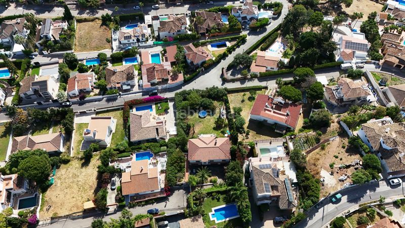 Foto a4880d3a-a0b9-486e-a4e9-a00d59b82c69. Casa amb calefacció aparcament piscina a Buenas Noches Estepona