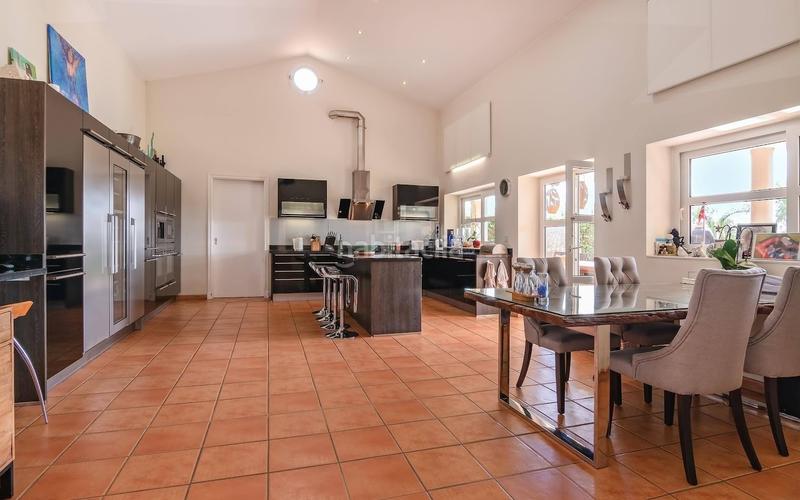 Foto 294b5f97-cd58-4177-acd1-9ce7209eeaa5. Casa amb aparcament piscina a Sotogrande alto Sotogrande