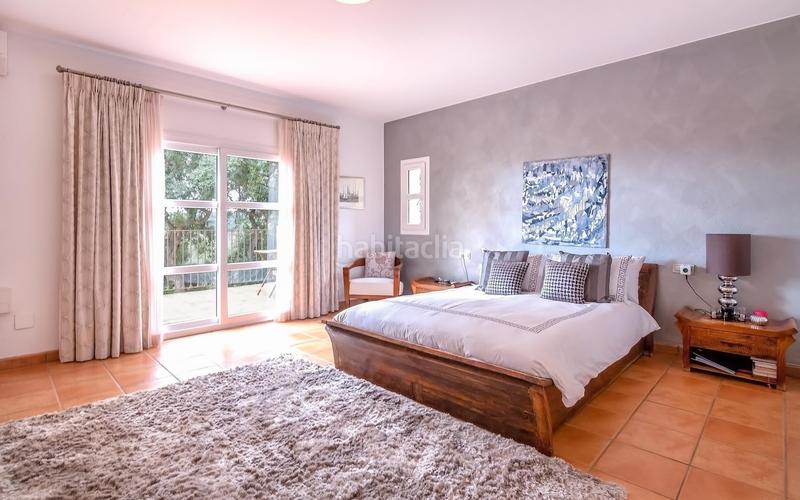 Foto 4b087f21-6157-4eec-acfb-5d61b4fd12fd. Casa amb aparcament piscina a Sotogrande alto Sotogrande