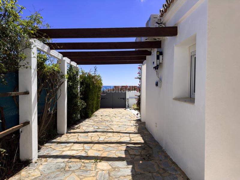 Foto d25a3dd2-b493-4a23-a424-ed5d5d357ba6. Casa a altavista 6 a Alcorrín Manilva
