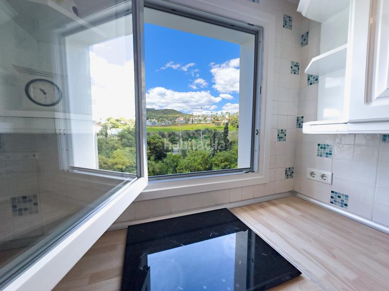 Foto 2e8a2619-358c-4f29-bf92-1ba84735af76. Àtic a Puerto de la Duquesa Manilva