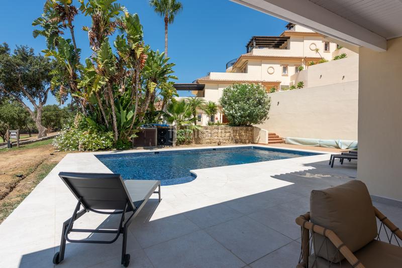 Foto b10d6698-4451-42c1-b23d-37dacb9f31ed. Piano terra con parcheggio piscina in Sotogrande alto Sotogrande