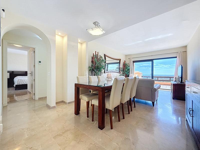 Foto 65d97e8a-06fc-4e6b-80ca-3234f11b31bc. Apartamento  con vistas al mar en conocida urbanización, en Manilva