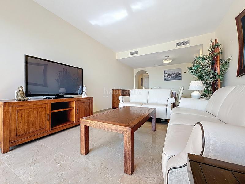 Foto 7c41a772-e5c4-4a9b-895c-13f30520dea5. Apartamento  con vistas al mar en conocida urbanización, en Manilva