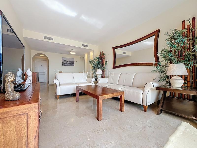 Foto cecfe782-6dba-4b19-8da4-dc812dd7ec1c. Apartamento  con vistas al mar en conocida urbanización, en Manilva