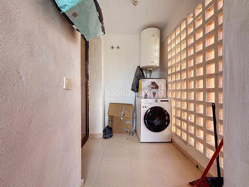 Foto e3a75fa5-f5a3-4e91-9e75-b9f2bded9865. Apartamento  con vistas al mar en conocida urbanización, en Manilva