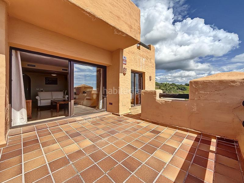 Foto ed1800d2-df22-4569-9c0d-847628f75981. Apartamento  con vistas al mar en conocida urbanización, en Manilva