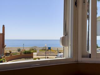 Casa adossada a Alcorrín. Exclusiva adosada en primera línea de playa en manilva beach