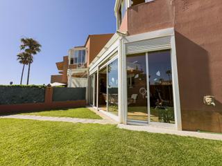 Casa a schiera in Alcorrín. Exclusiva adosada en primera línea de playa en manilva beach