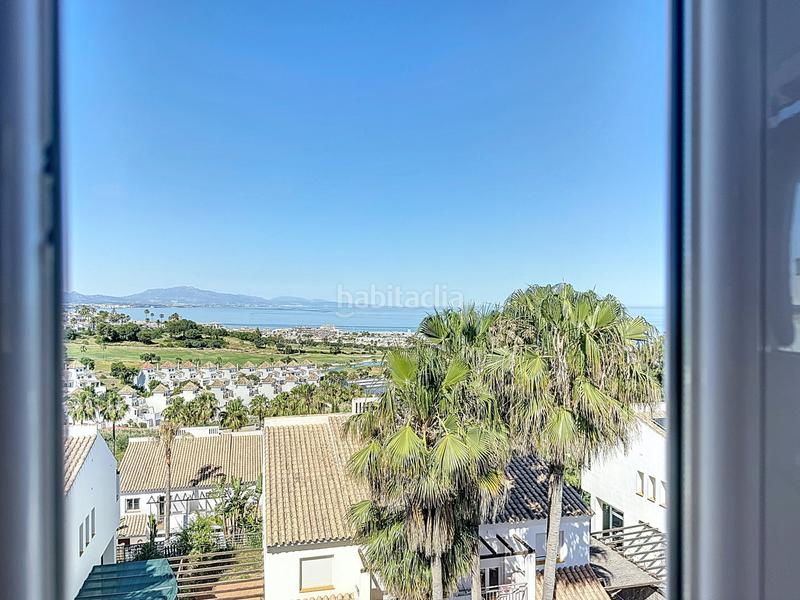 Foto eb7b18c4-14de-471d-bbd4-1603607c1072. Ático impresionante ático orientado al este con vistas panorámicas al mar y a la montaña en la duquesa en Manilva