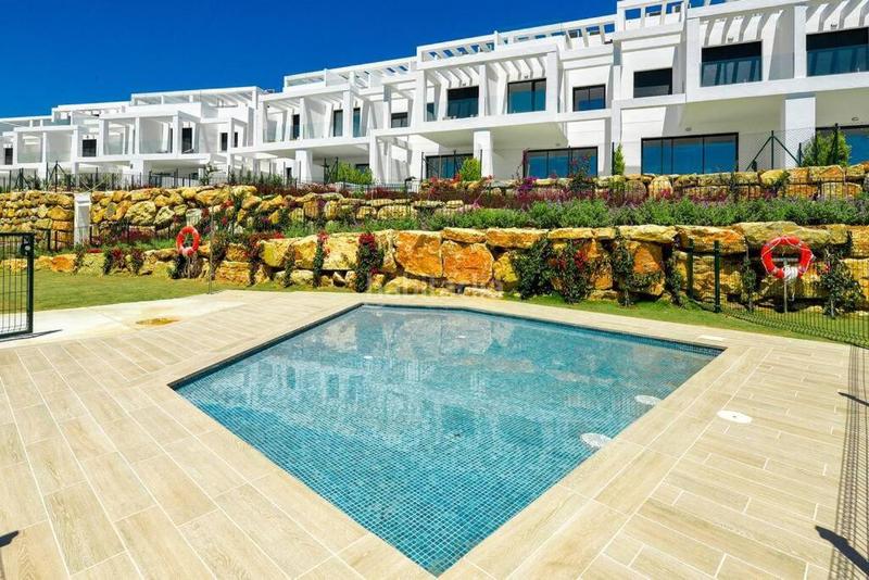 Foto 192d192c-2228-4d2a-a9b0-7edff0c30156. Casa adosada villa exclusiva bahia de las rocas, , málaga costa del sol en Manilva
