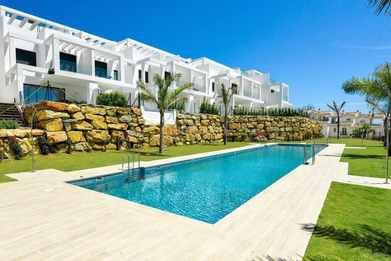 Foto 1b4b5972-a17f-4445-b8a2-bc3c86315496. Casa adosada villa exclusiva bahia de las rocas, , málaga costa del sol en Manilva