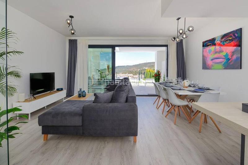 Foto d21533eb-5e51-4b29-8dcb-7e4d5b4122ae. Casa adosada villa exclusiva bahia de las rocas, , málaga costa del sol en Manilva