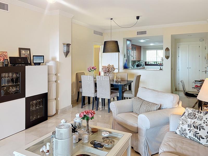 Foto e04b6409-503b-4a1e-96db-85ce11b6c7f6. Planta baja exclusivo bajo elevado con terrazas, vistas y tranquilidad en Manilva