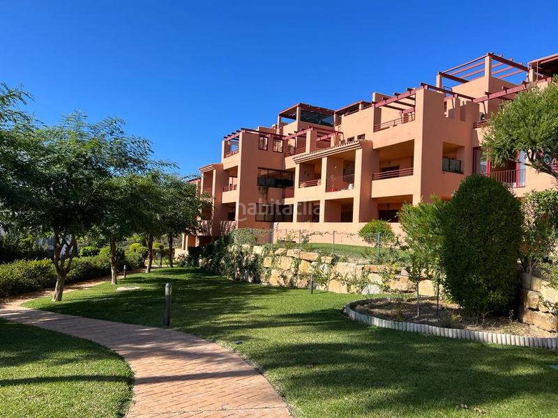 Foto e167d4e7-8c94-4cd9-b3c7-bf2a89fd412a. Planta baja exclusivo bajo elevado con terrazas, vistas y tranquilidad en Manilva