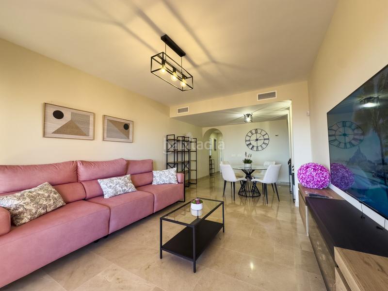 Foto 94573e57-7f1e-4876-9fa4-f16706ba0c20. Apartament amb calefacció aparcament piscina a Puerto de la Duquesa Manilva