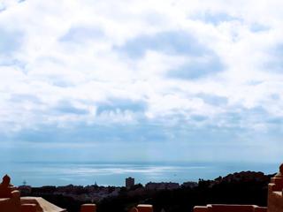 Apartament a Puerto de la Duquesa. Apartamento con vistas impresionantes al mar