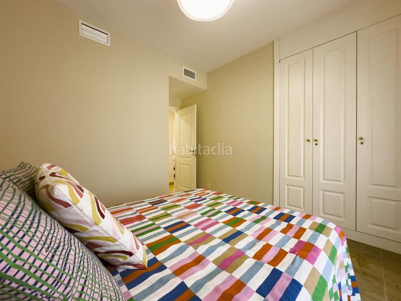 Foto f2c78734-7ad9-4a0f-854f-fa717c7dd31c. Apartament amb calefacció aparcament piscina a Puerto de la Duquesa Manilva