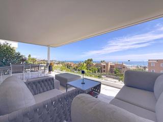 Planta baixa a Doña Julia Golf. Soleada planta baja con impresionantes  vistas al mar en la zona