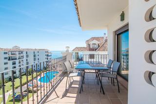 Apartament a Puerto de la Duquesa. Exclusivo apartamento en primera línea de playa en puerto la duq
