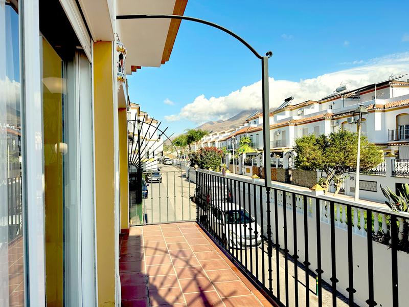 Foto 642667c3-dff9-41d6-be0b-1f29f081624e. Casa a schiera in estebbuna 323 in Zona Calvario Estepona