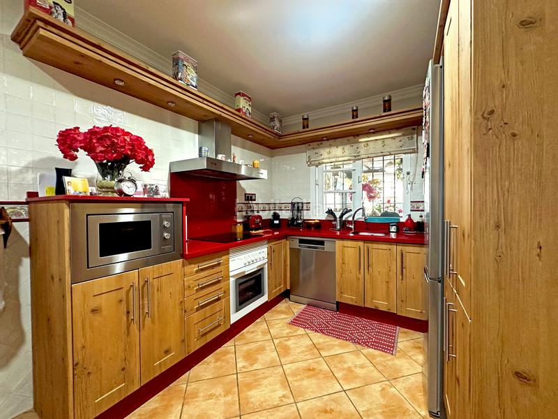 Foto fabfabb0-dc66-4cfc-a0bf-070f7f79da39. Casa a schiera in estebbuna 323 in Zona Calvario Estepona