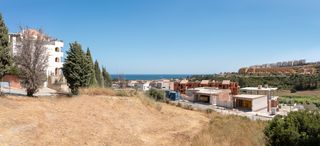 Penthouse in El Castillo. Ático de obra nueva con vistas al mar y ubicación privilegiada e