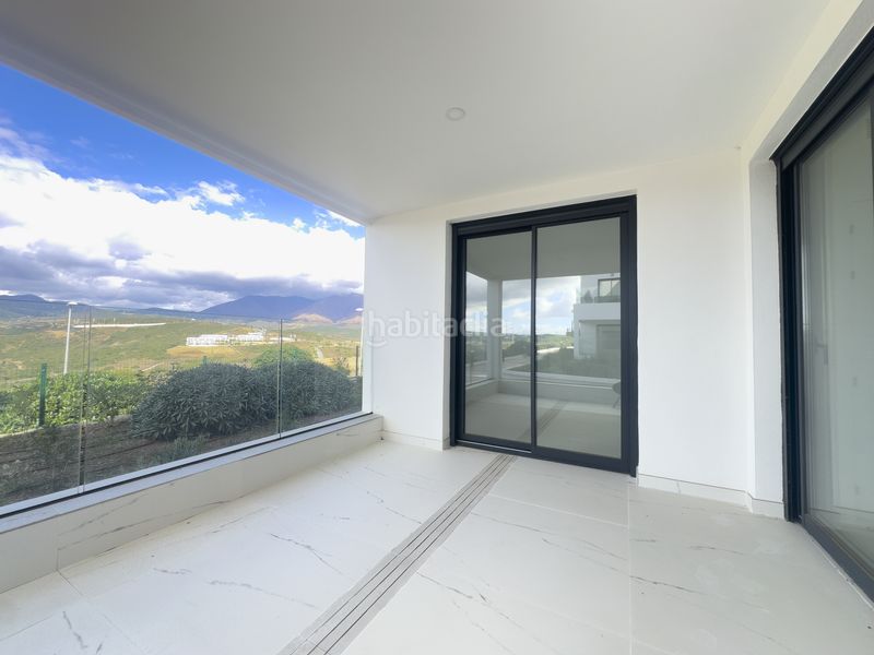 Foto cb753447-2d2d-4802-8901-94886e14bca5. Planta baixa amb aparcament piscina a bahía de Casares Casares