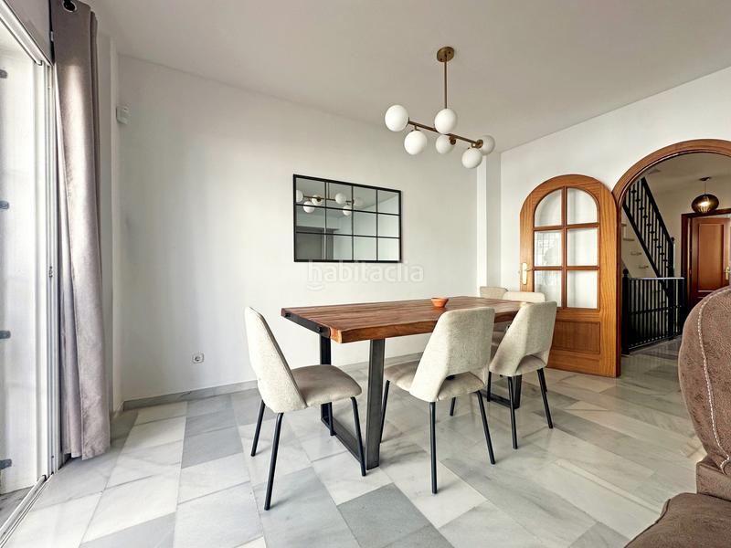 Foto 5867ba31-c5fe-4cd9-9e22-f7377ac6eabe. Semi detached house with parking pool in Nueva Atalaya Estepona