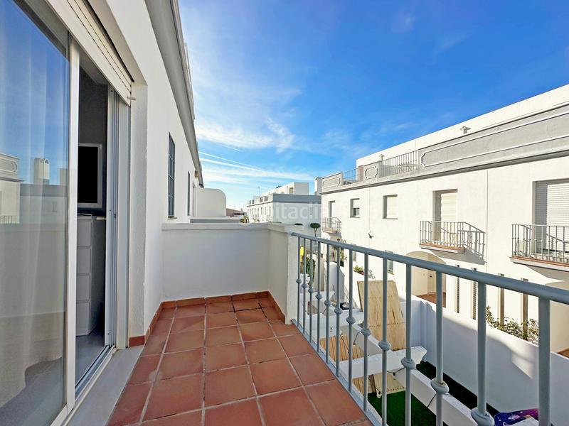 Foto bbfb4a60-6c7f-4027-9eb9-05bcfaee58f0. Semi detached house with parking pool in Nueva Atalaya Estepona