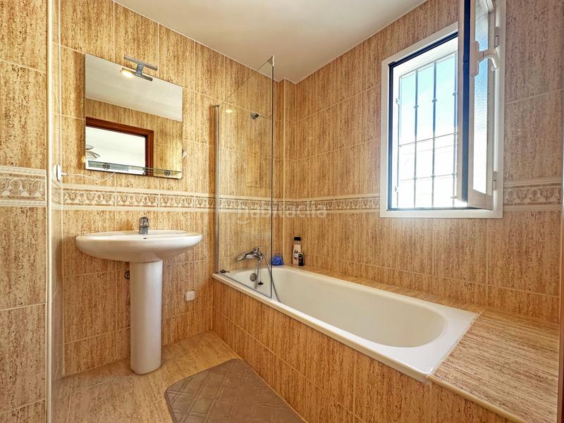 Foto c02faef0-6771-4b33-b2c9-e5a54538cfa3. Semi detached house with parking pool in Nueva Atalaya Estepona