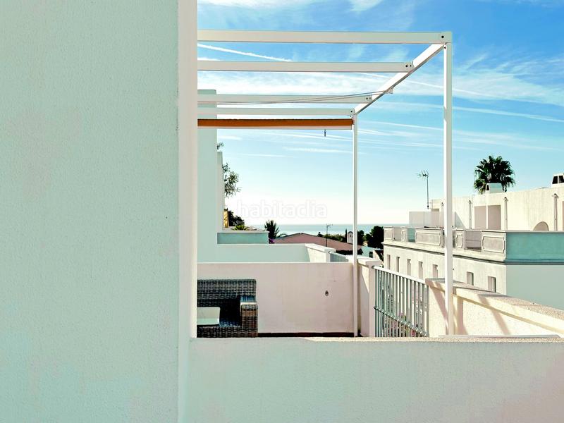 Foto dda1593d-302e-453b-afbe-cecae41aa424. Semi detached house with parking pool in Nueva Atalaya Estepona