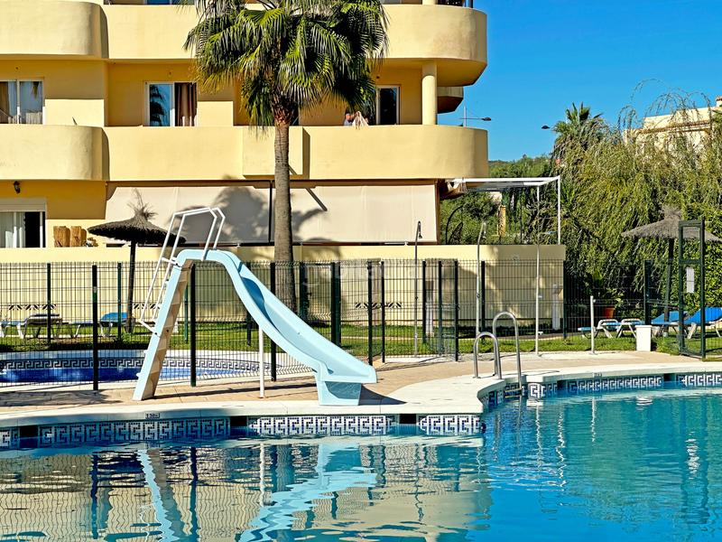 Foto b50744e9-79fc-4305-86e1-e71cce58e11b. Appartement mit parking pool in Alcorrín Manilva