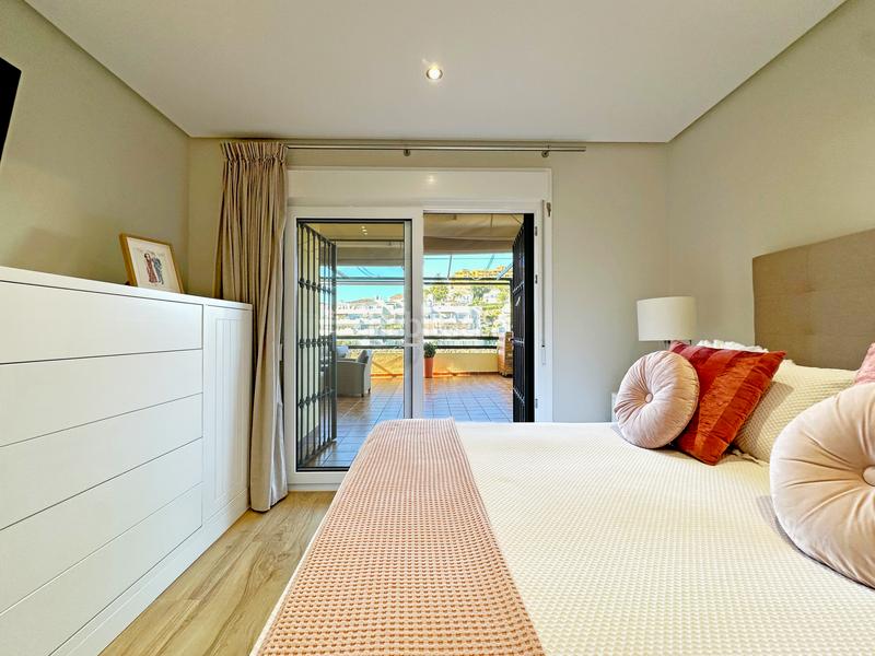 Foto 5dc85b2a-a97c-4409-b3a9-d7877b142341. Planta baixa amb aparcament piscina a La Concha - Resina Golf Estepona