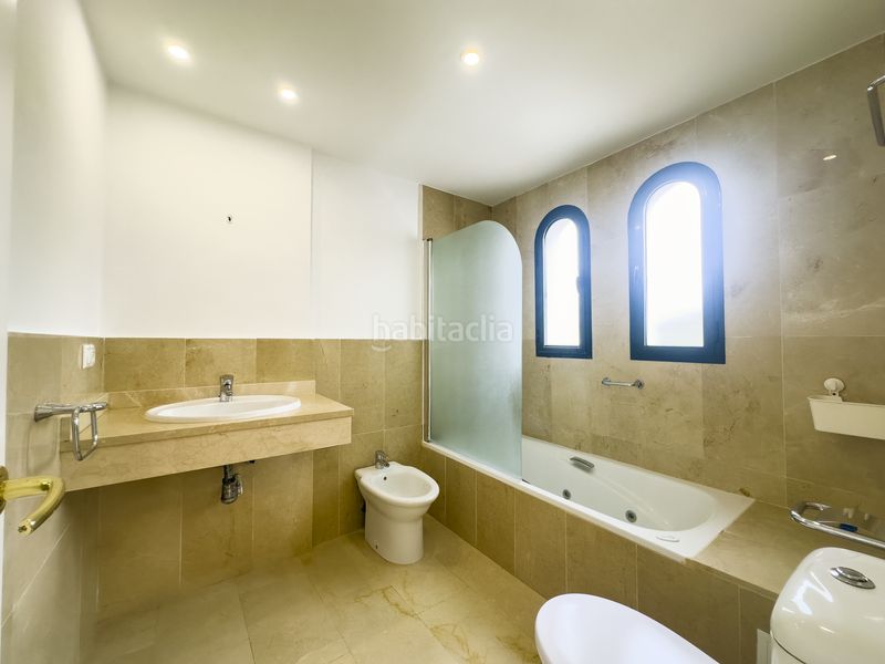 Foto 188812e5-6fa1-4ca8-9726-01f1d8548ed1. Casa adossada amb aparcament piscina a El Castillo Manilva