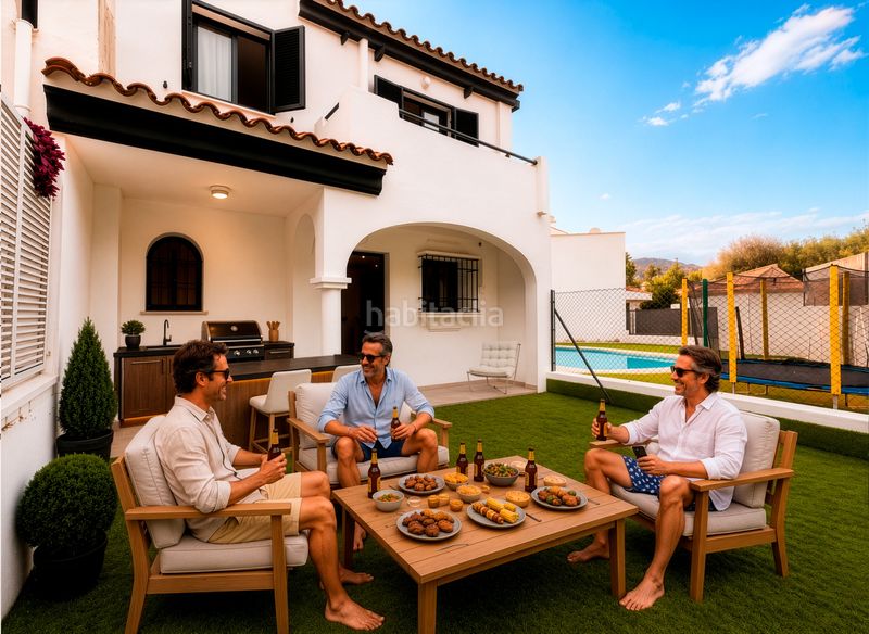 Foto a69d8ac3-60c0-444a-8746-b1ea6505e7c7. Casa adossada amb aparcament piscina a El Castillo Manilva