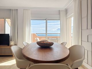 Penthouse in Doña Julia Golf. Ático con solárium en primera línea de golf cerca de estepona y